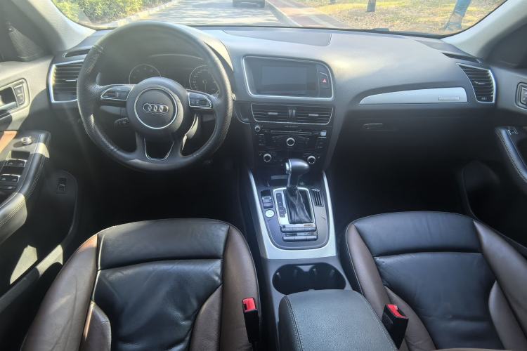 Used Audi Q5 2017 Plus 40 TFSI Technology Model Interior 4