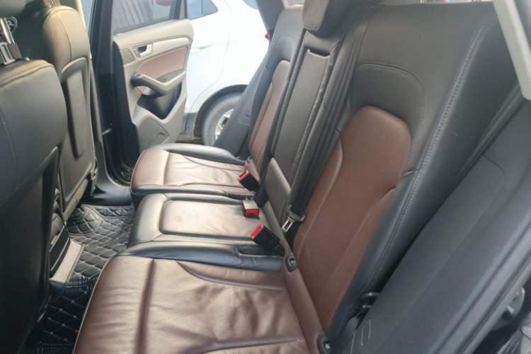 Used Audi Q5 2017 40 TFSI Ambition Edition Interior 4