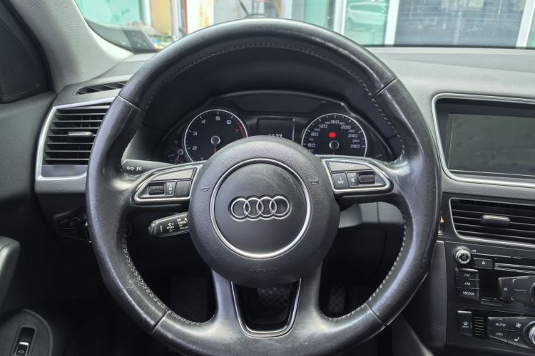 Used Audi Q5 2017 40 TFSI Ambition Edition Interior 5