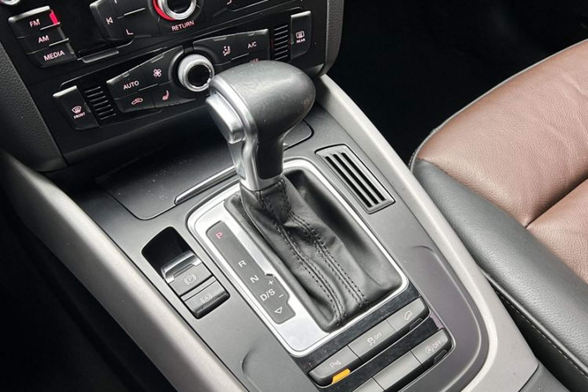 Used Audi Q5 2017 Plus 40 TFSI Ambition Model Interior 6