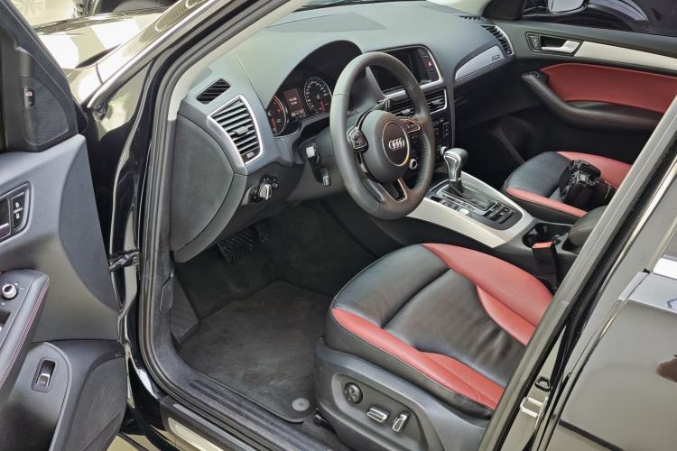 Used Audi Q5 2017 Plus 40 TFSI Technology Model Interior 6
