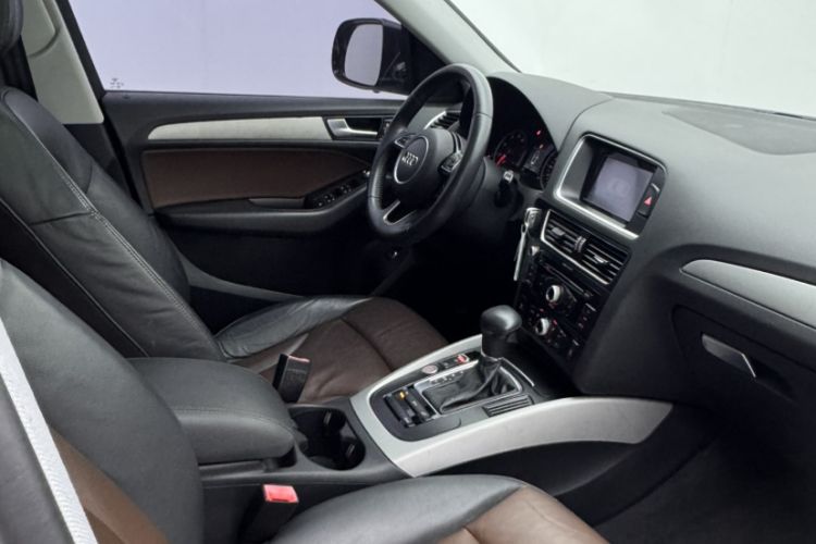 Used Audi Q5 2017 Plus 40 TFSI Ambition Model Interior 6