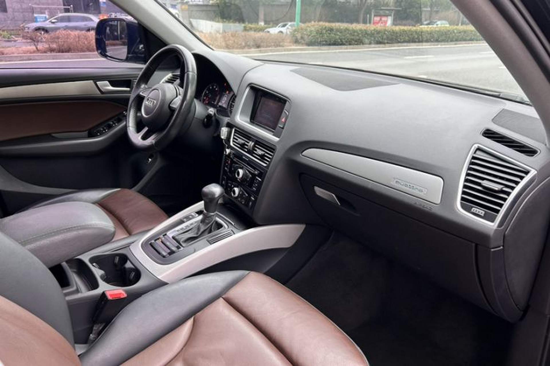 Used Audi Q5 2017 Plus 40 TFSI Ambition Model Interior 9