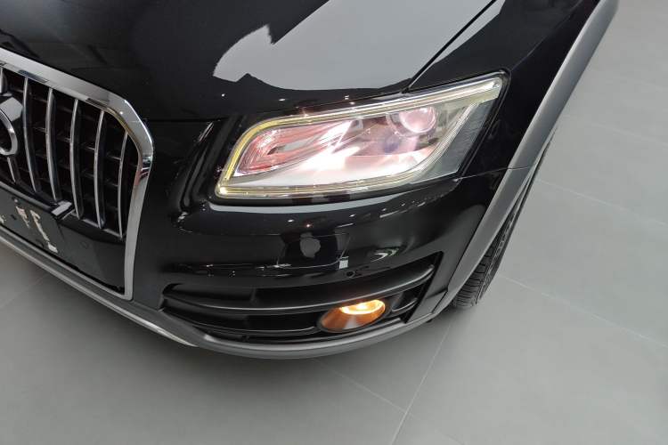 Used Audi Q5 2017 Plus 40 TFSI Technology Model Left Front Headlight