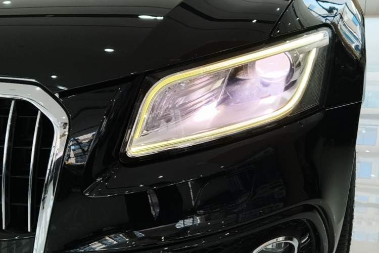 Used Audi Q5 2017 Plus 40 TFSI Ambition Model Left Front Headlight