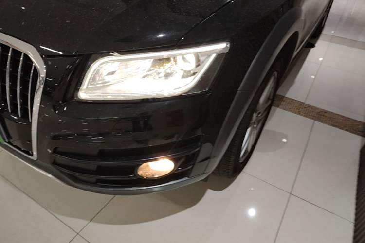 Used Audi Q5 2017 Plus 40 TFSI Technology Model Left Front Headlight