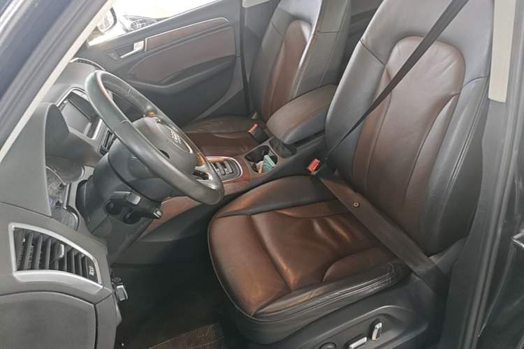 Used Audi Q5 2017 Plus 40 TFSI Ambition Model Left Front Seat