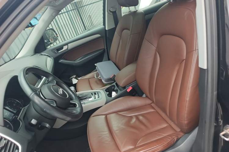 Used Audi Q5 2017 40 TFSI Ambition Edition Left Front Seat