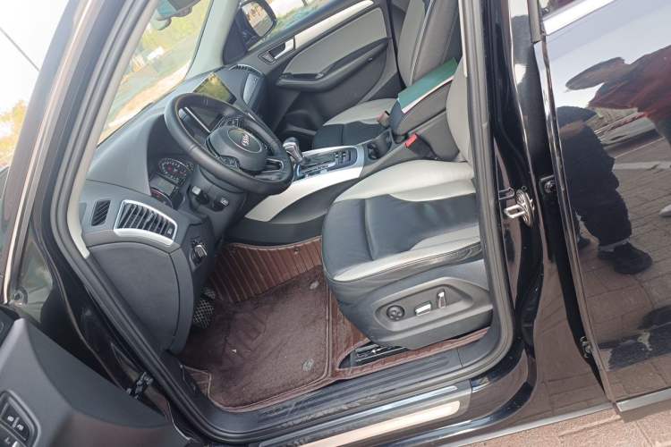 Used Audi Q5 2017 Plus 40 TFSI Technology Model Left Front Seat
