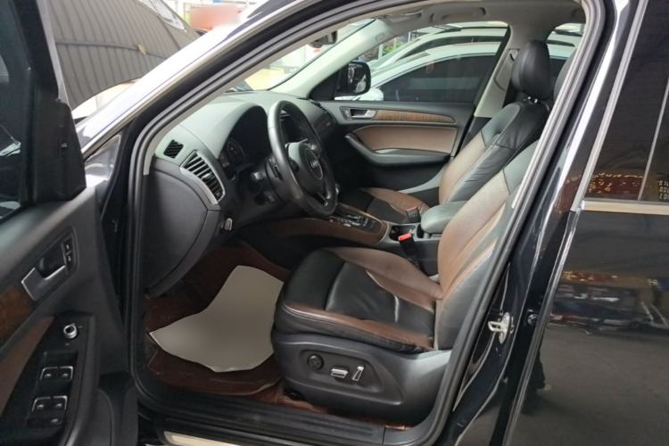 Used Audi Q5 2017 40 TFSI Technology Edition Left Front Seat