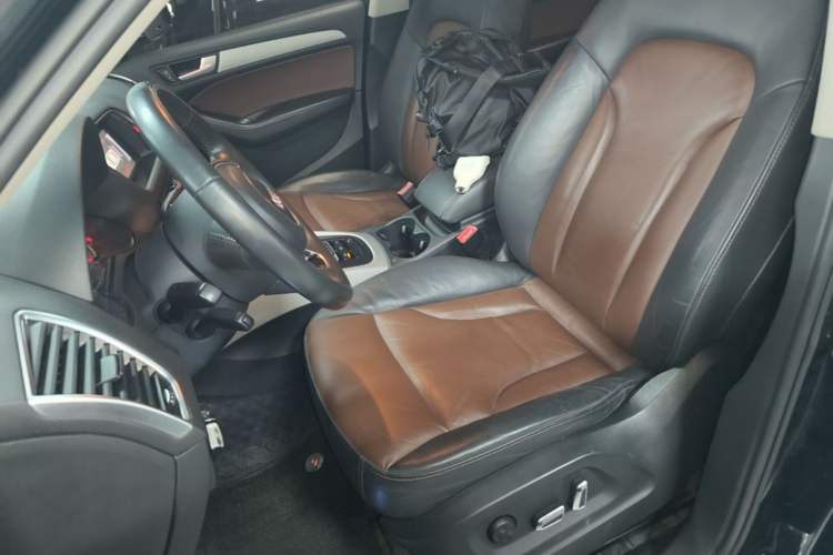 Used Audi Q5 2017 Plus 40 TFSI Ambition Model Left Front Seat