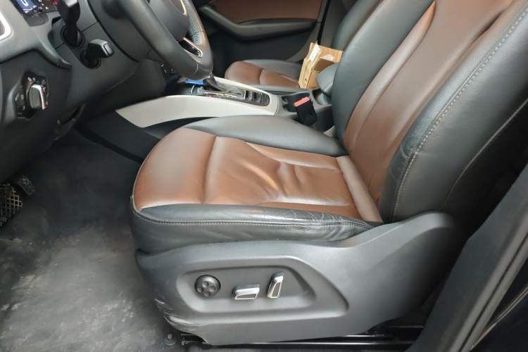 Used Audi Q5 2017 Plus 40 TFSI Ambition Model Left Front Seat