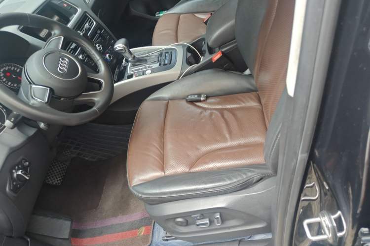 Used Audi Q5 2017 Plus 40 TFSI Ambition Model Left Front Seat