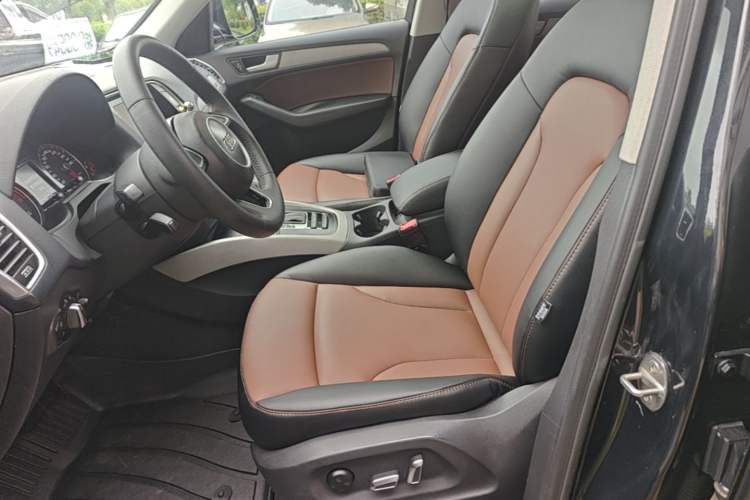 Used Audi Q5 2017 Plus 40 TFSI Ambition Model Left Front Seat