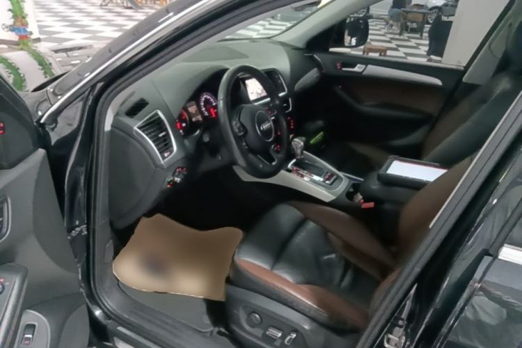 Used Audi Q5 2017 Plus 40 TFSI Technology Model Left Front Seat