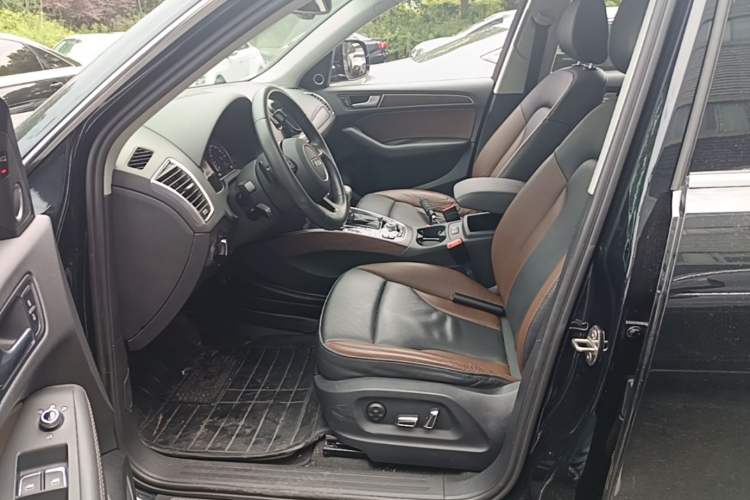 Used Audi Q5 2017 40 TFSI Comfort Model Left Front Seat
