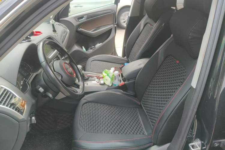 Used Audi Q5 2017 Plus 40 TFSI Ambition Model Left Front Seat