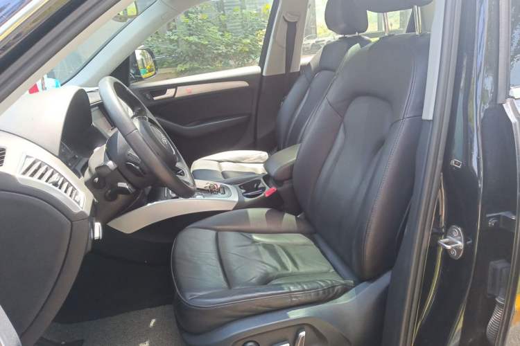 Used Audi Q5 2017 40 TFSI Technology Edition Left Front Seat