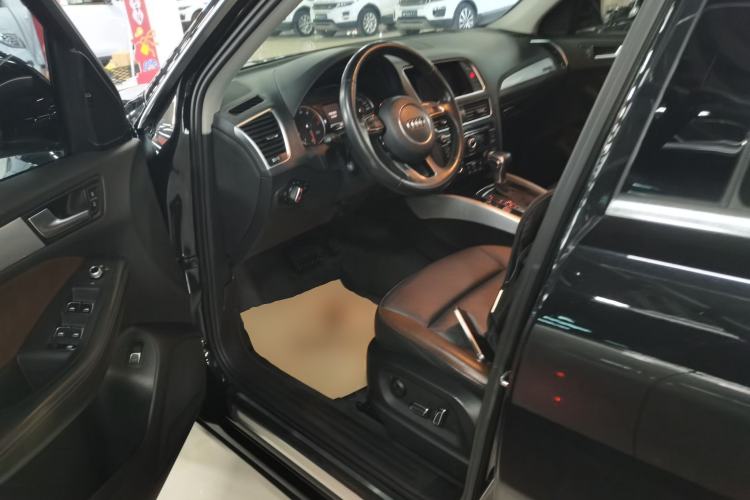 Used Audi Q5 2017 Plus 40 TFSI Technology Model Left Front Seat