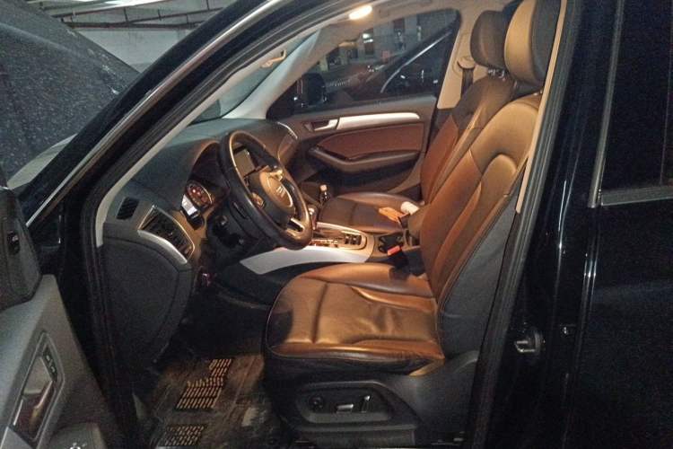 Used Audi Q5 2017 40 TFSI Technology Edition Left Front Seat