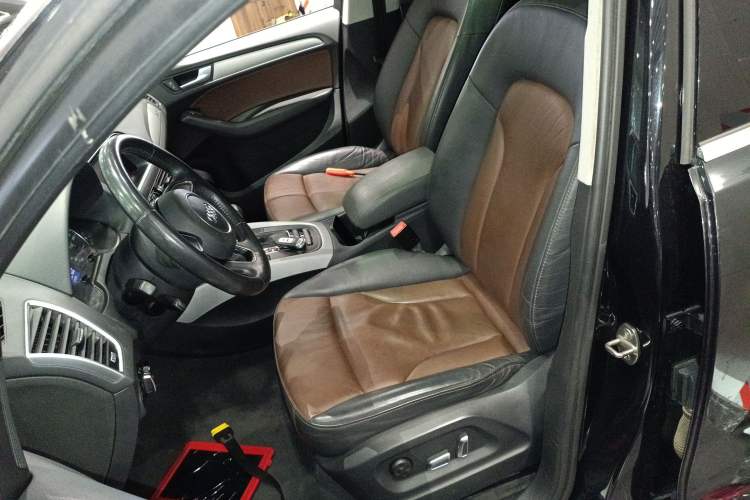 Used Audi Q5 2017 Plus 40 TFSI Ambition Model Left Front Seat