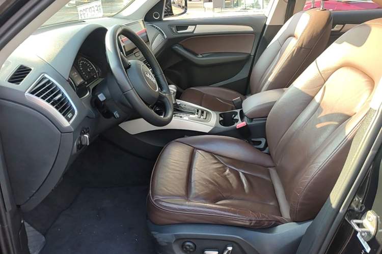 Used Audi Q5 2017 40 TFSI Technology Edition Left Front Seat