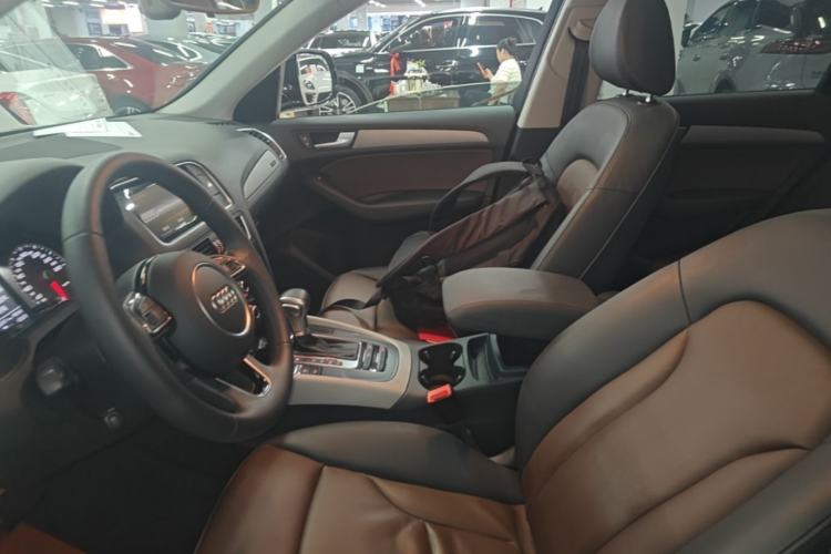 Used Audi Q5 2017 40 TFSI Ambition Edition Left Front Seat