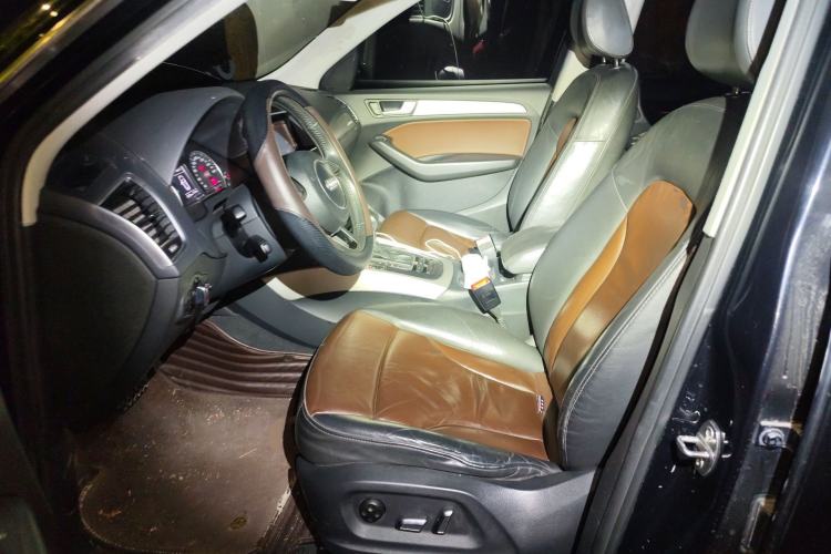 Used Audi Q5 2017 Plus 40 TFSI Ambition Model Left Front Seat