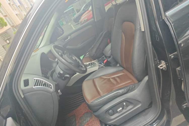 Used Audi Q5 2017 Plus 40 TFSI Ambition Model Left Front Seat