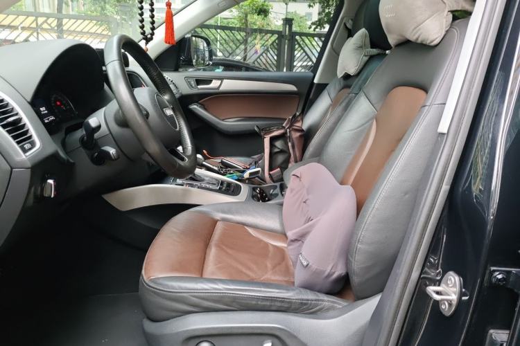 Used Audi Q5 2017 Plus 40 TFSI Ambition Model Left Front Seat