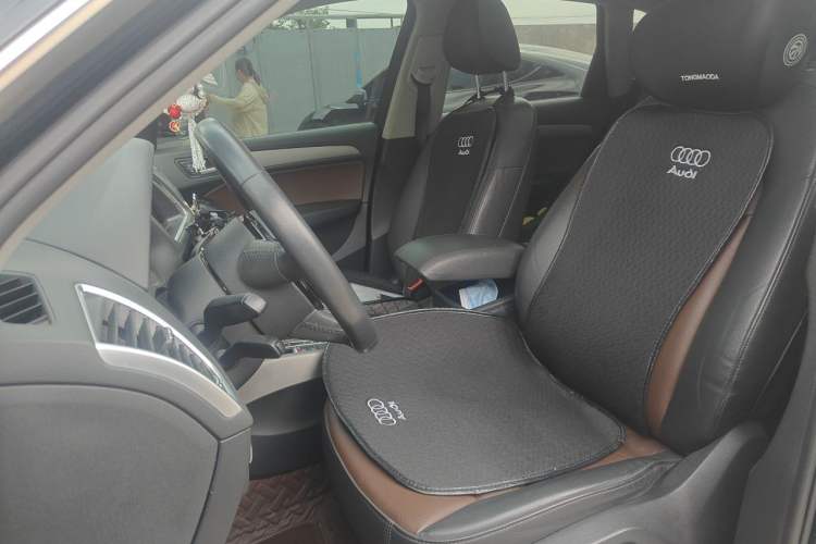 Used Audi Q5 2017 Plus 40 TFSI Ambition Model Left Front Seat