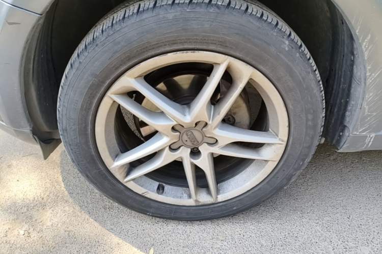 Used Audi Q5 2017 Plus 40 TFSI Technology Model Left Front Wheel Hub