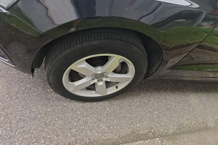 Used Audi Q5 2017 Plus 40 TFSI Ambition Model Left Front Wheel Hub
