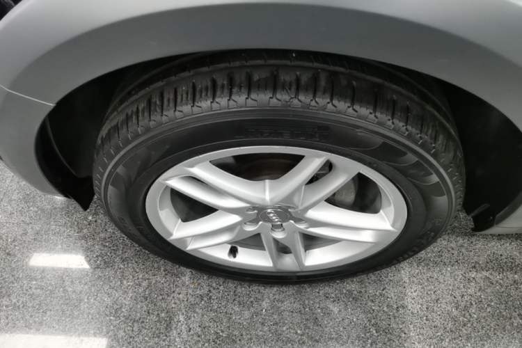 Used Audi Q5 2017 Plus 40 TFSI Technology Model Left Front Wheel Hub