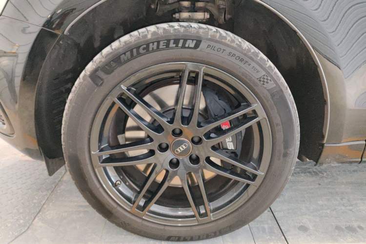 Used Audi Q5 2017 SQ5 3.0 TFSI quattro Left Front Wheel Hub