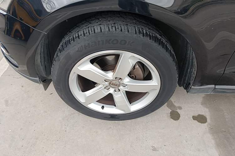 Used Audi Q5 2017 40 TFSI Ambition Edition Left Front Wheel Hub