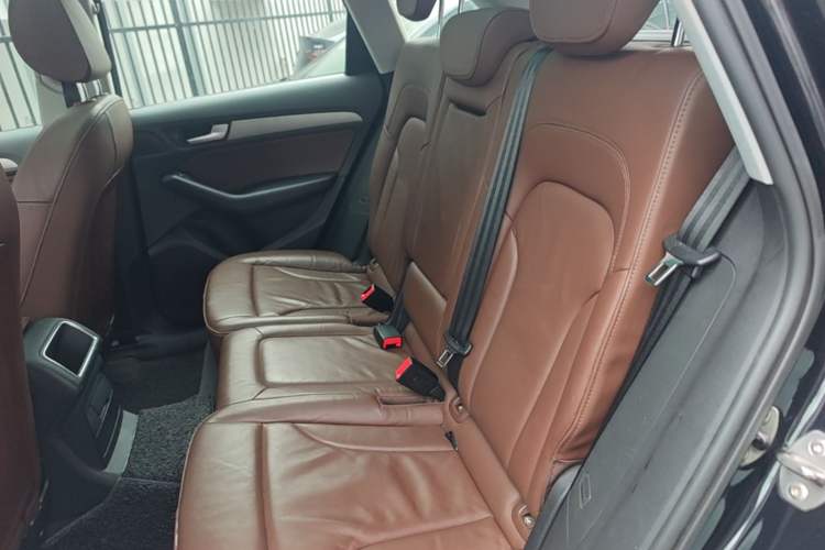 Used Audi Q5 2017 40 TFSI Ambition Edition Left Rear Seat