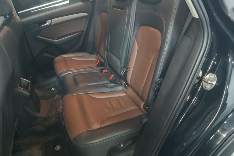 Used Audi Q5 2017 Plus 40 TFSI Ambition Model Left Rear Seat