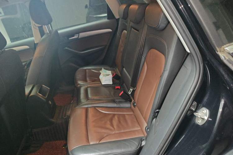 Used Audi Q5 2017 Plus 40 TFSI Ambition Model Left Rear Seat