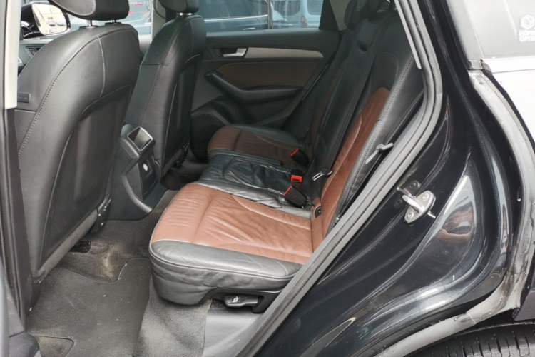 Used Audi Q5 2017 Plus 40 TFSI Ambition Model Left Rear Seat