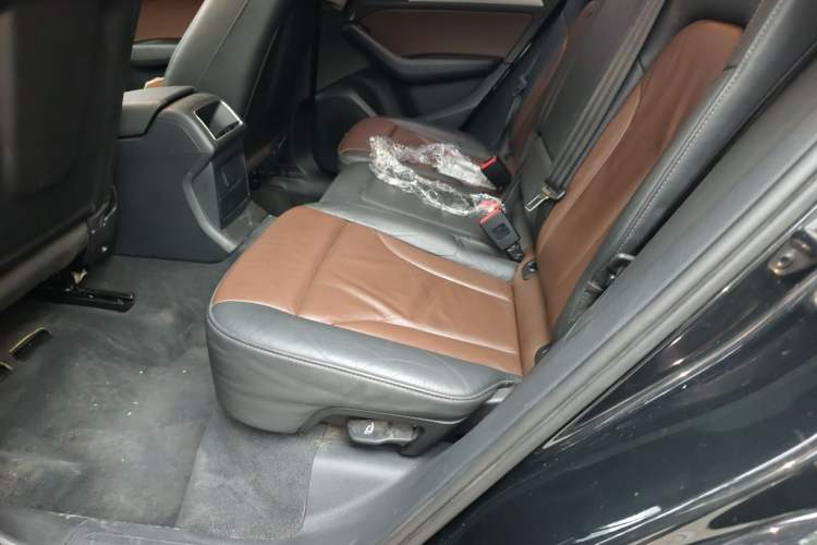 Used Audi Q5 2017 Plus 40 TFSI Ambition Model Left Rear Seat