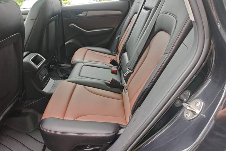 Used Audi Q5 2017 Plus 40 TFSI Ambition Model Left Rear Seat