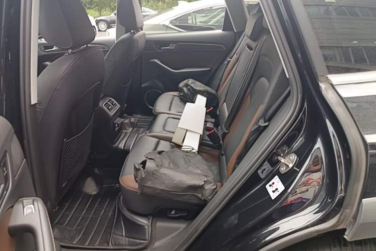 Used Audi Q5 2017 40 TFSI Comfort Model Left Rear Seat
