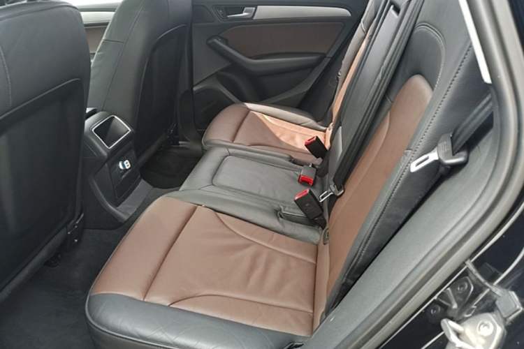 Used Audi Q5 2017 40 TFSI Ambition Edition Left Rear Seat