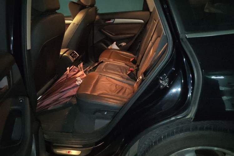 Used Audi Q5 2017 Plus 40 TFSI Ambition Model Left Rear Seat