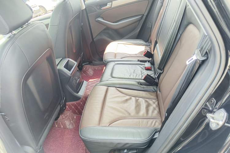 Used Audi Q5 2017 40 TFSI Ambition Edition Left Rear Seat