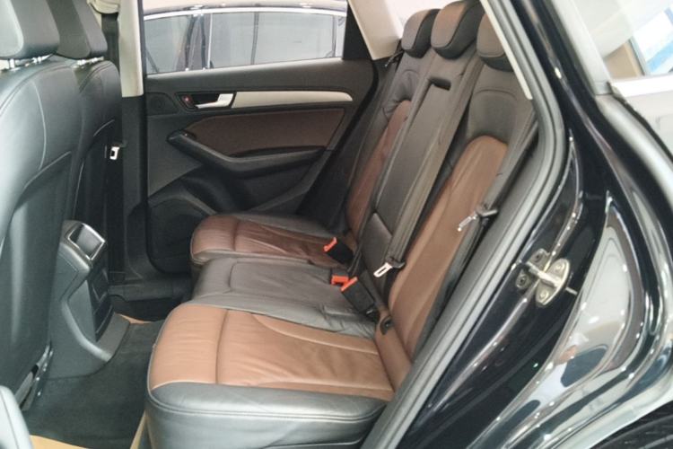Used Audi Q5 2017 Plus 40 TFSI Ambition Model Left Rear Seat