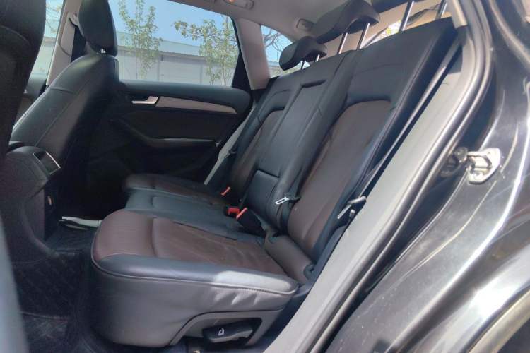 Used Audi Q5 2017 Plus 40 TFSI Ambition Model Left Rear Seat