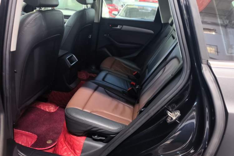 Used Audi Q5 2017 Plus 40 TFSI Ambition Model Left Rear Seat