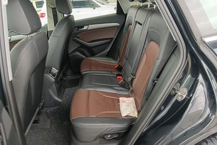 Used Audi Q5 2017 40 TFSI Ambition Edition Left Rear Seat